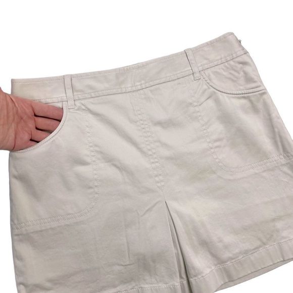 Ann Taylor Cream Skirt - Picture 2 of 9